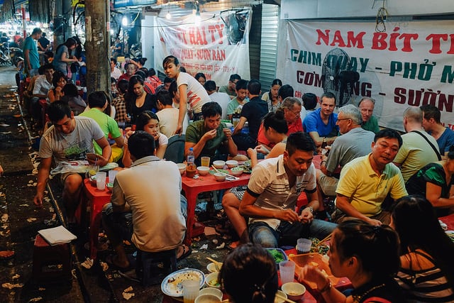 Eating in Hanoi’s Street Kitchens