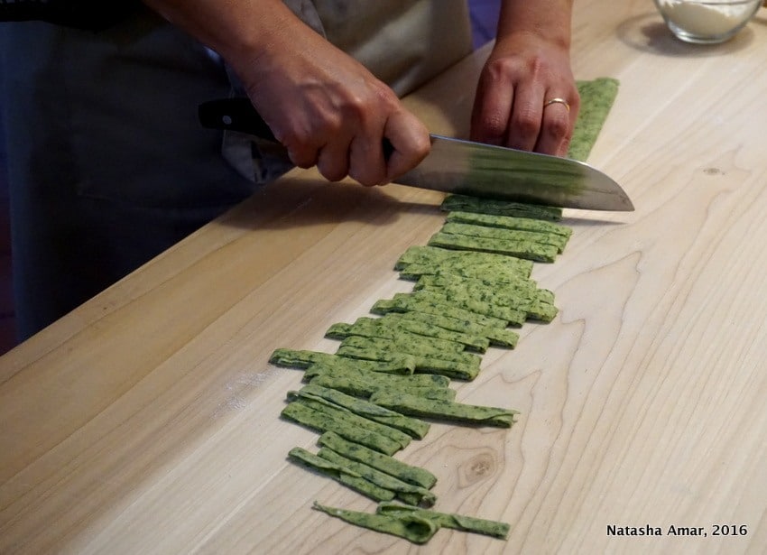 Love Italian food? Take a cooking class in Italy where you'll learn to prepare classic pasta dishes and taste as well. This is a bucketlist worthy experience for foodies traveling to Italy. #Italytravel #Italycookingclass