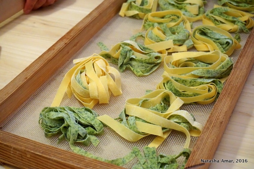 Love Italian food? Take a cooking class in Italy where you'll learn to prepare classic pasta dishes and taste as well. This is a bucketlist worthy experience for foodies traveling to Italy. #Italytravel #Italycookingclass