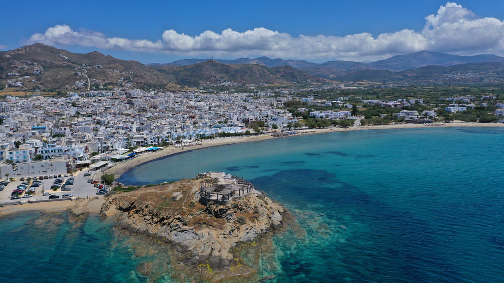 Agios Georgios Enjoy a slice of island paradise on the best Naxos beaches in the popular Cyclades islands in Greece. From sandy beaches with crystal waters and secret coves for privacy, these are the best beaches in Naxos.