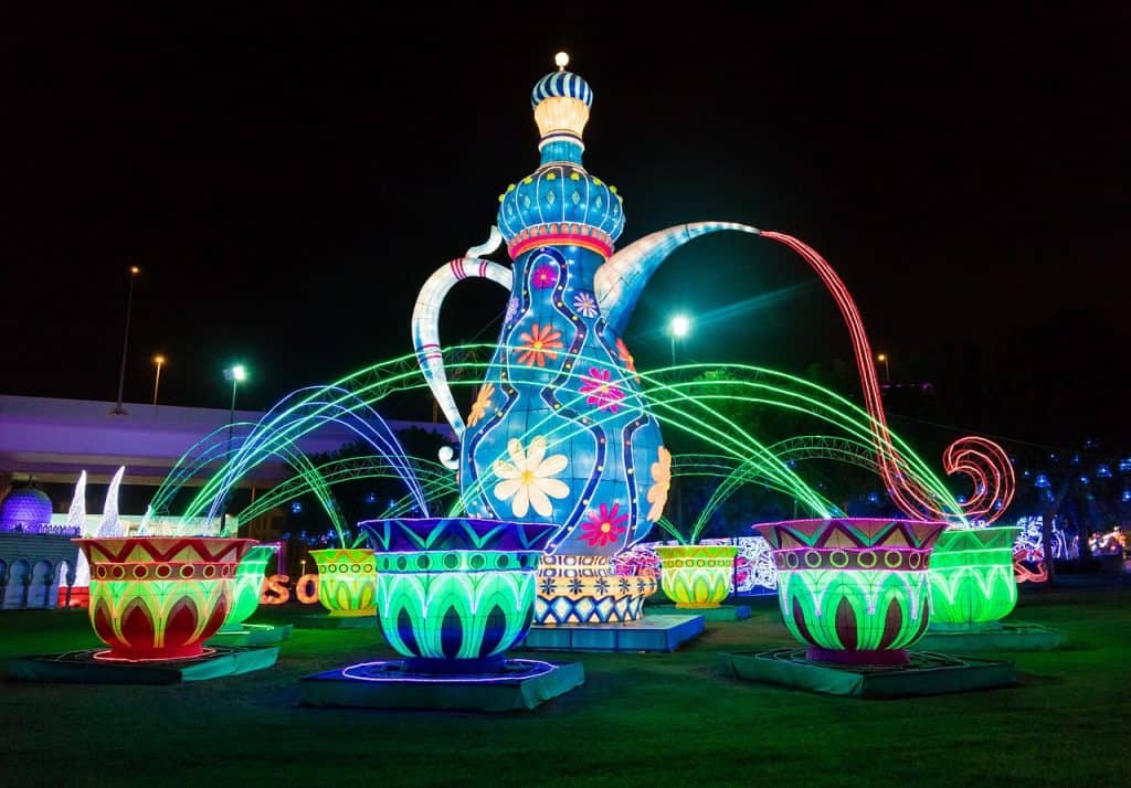 Dallah coffee pots are such an important cultural symbol that Dubai Garden Glow even had a massive exhibit showcasing the Dallah in the form of an illuminated installation